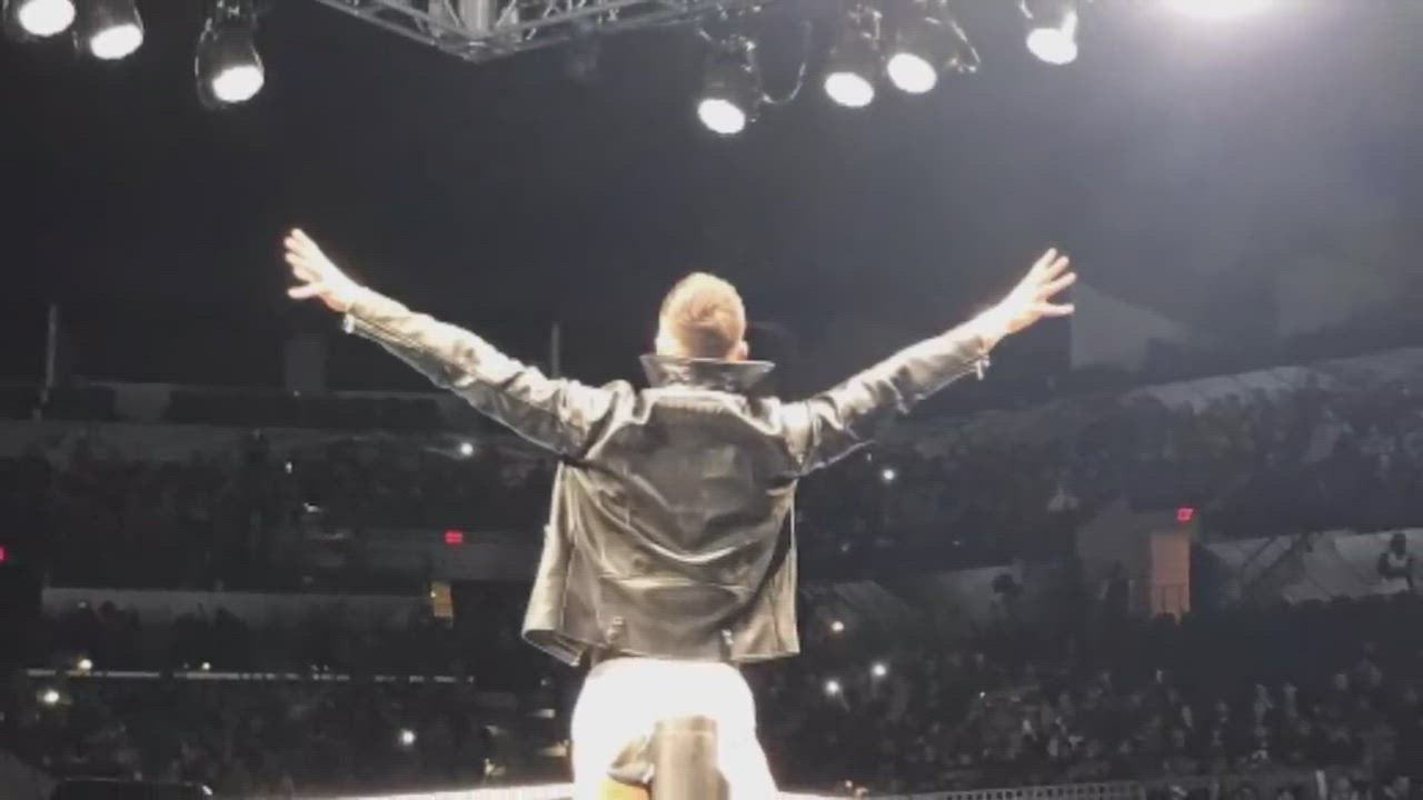 WWE वीडियो: कर्ट एंगल को वापसी के बाद मिली हार, रॉलिंस ने दर्ज की शानदार जीत
