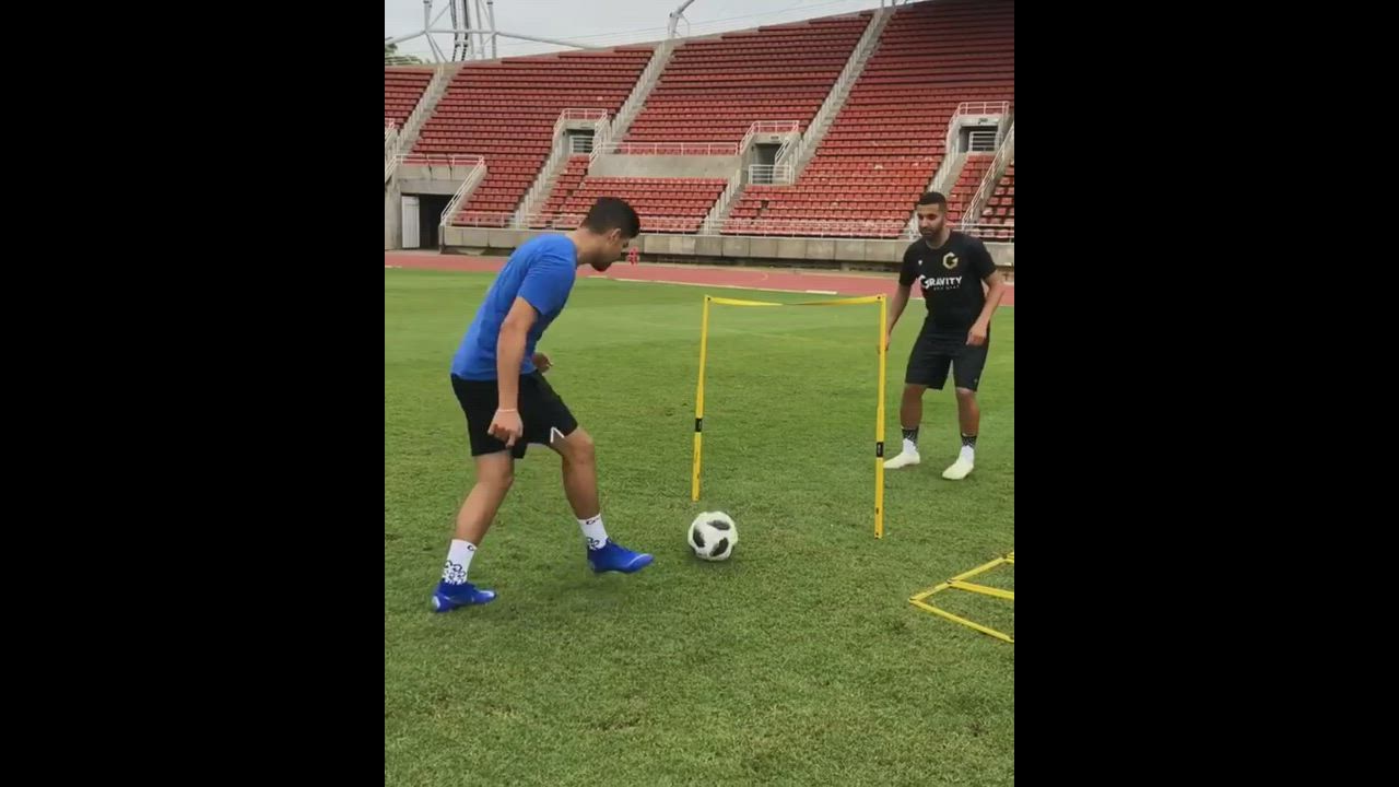Football Skills & Drills: Bangkok United Forward Nelson Bonilla