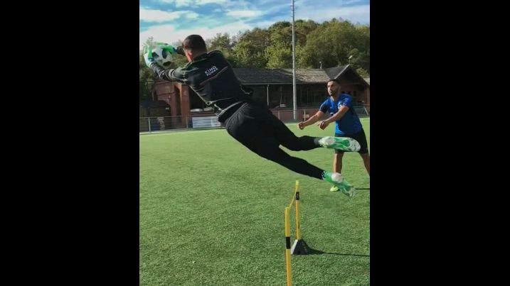 Football Skills And Drills: OH Leuven Pro Keeper Nick Gillekens