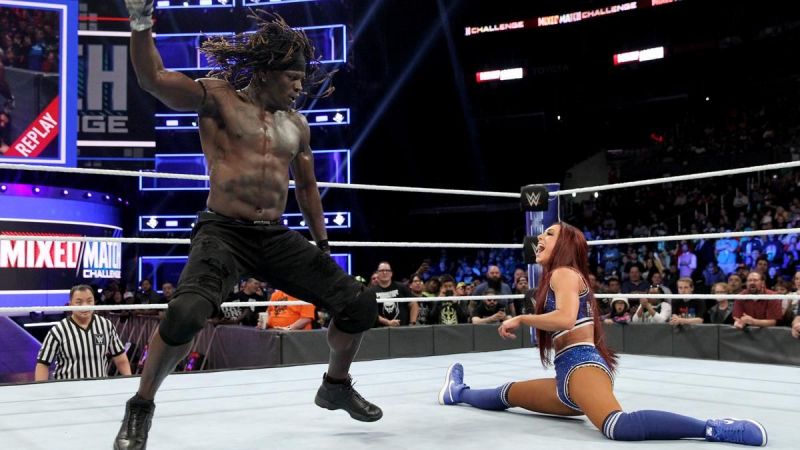 WWE: R-Truth and Carmella Invite Young Fans Into The Ring For A Dance Break