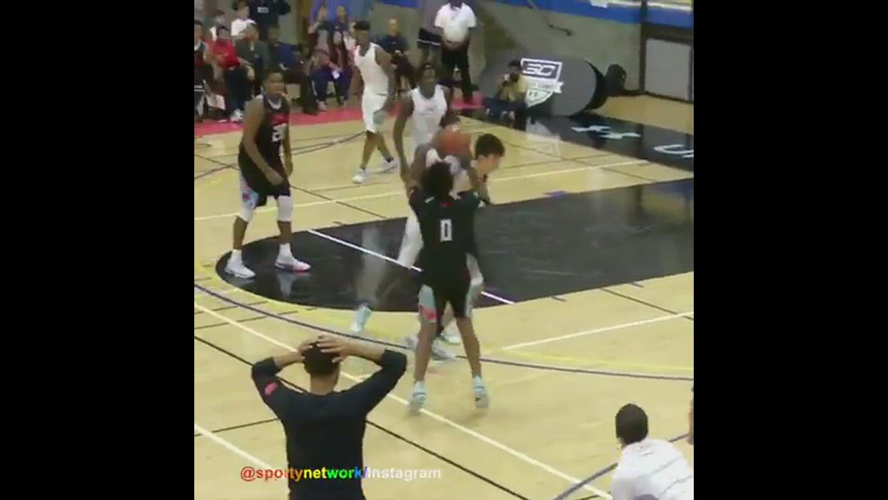 Steph Curry's reaction to this shot is priceless