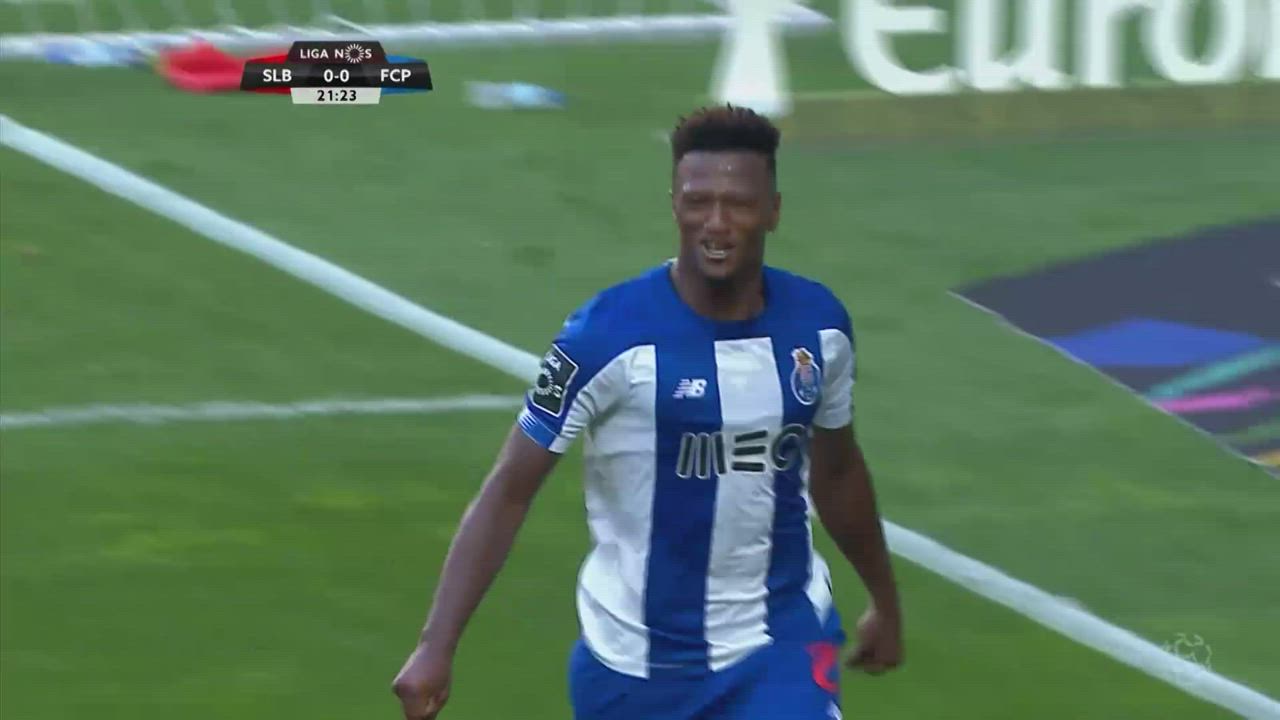 Porto record impressive 2-0 victory at Benfica in the Portuguese Primeira Liga