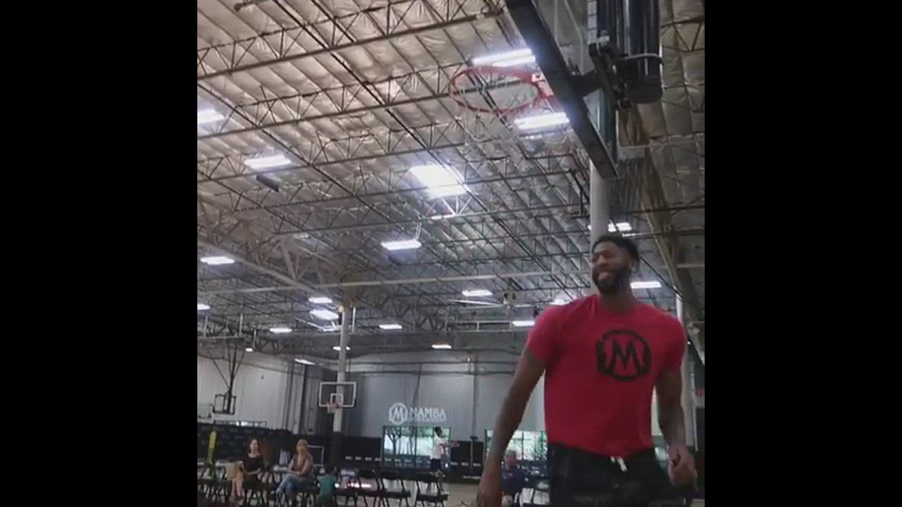 Anthony Davis: showing off the 360 bunnies