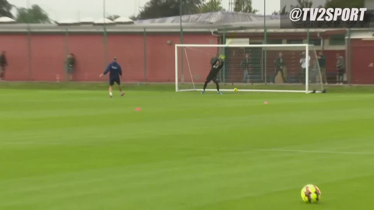Lord Bendtner reminds us why he's legendary with this clip of his shooting practice