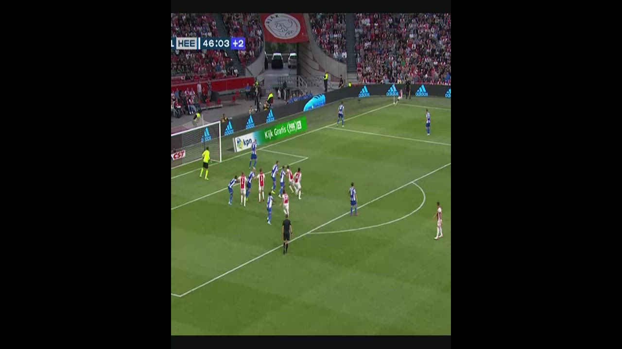 Ajax beat Heerenveen 4-1 to go top of the Eredivisie