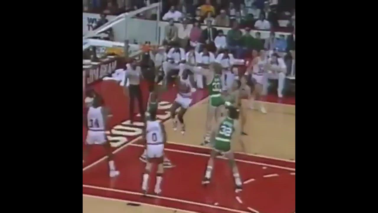 Michael Jordan with the hesi & reverse layup in traffic