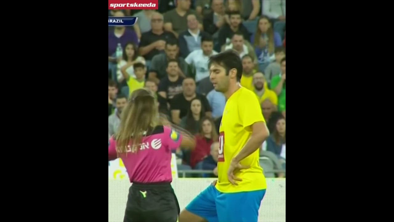 Referee stops Kaka with yellow card to...grab a selfie!