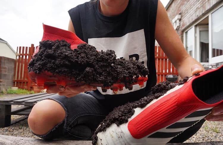 White Adidas Predators -VS- Muck - How to clean your football boots