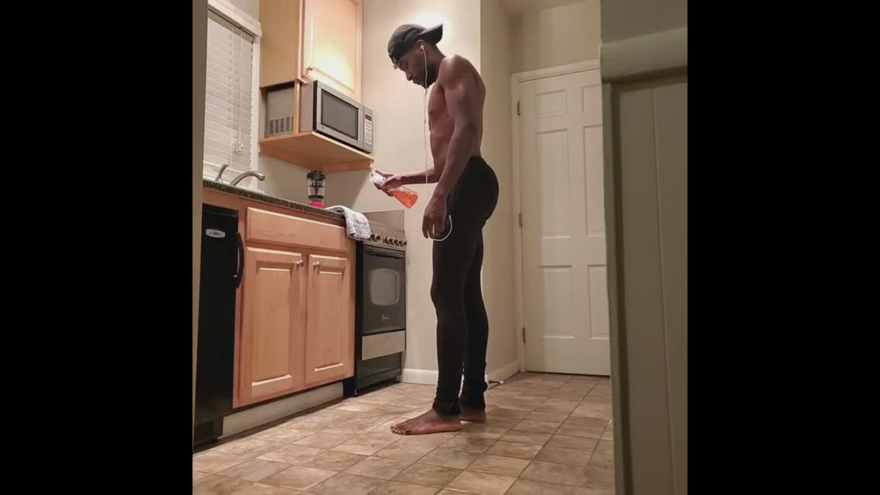 Try this!! In case your gym is Closed..😂💪🏾
