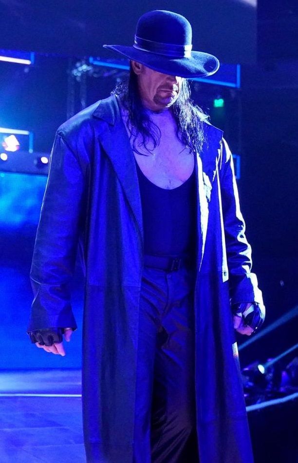 WWE official wants to punch Randy Orton; Kane and The Undertaker to reunite? | WWE News Roundup